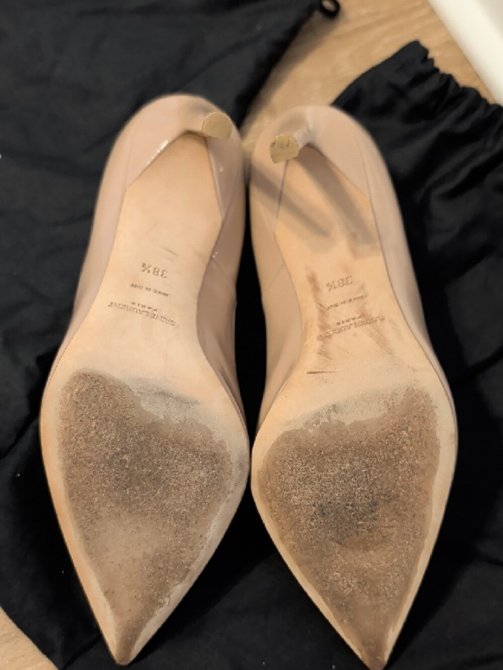 Saint Laurent Beige Patent Leather Pointed Toe Pumps - Picture 2 of 6